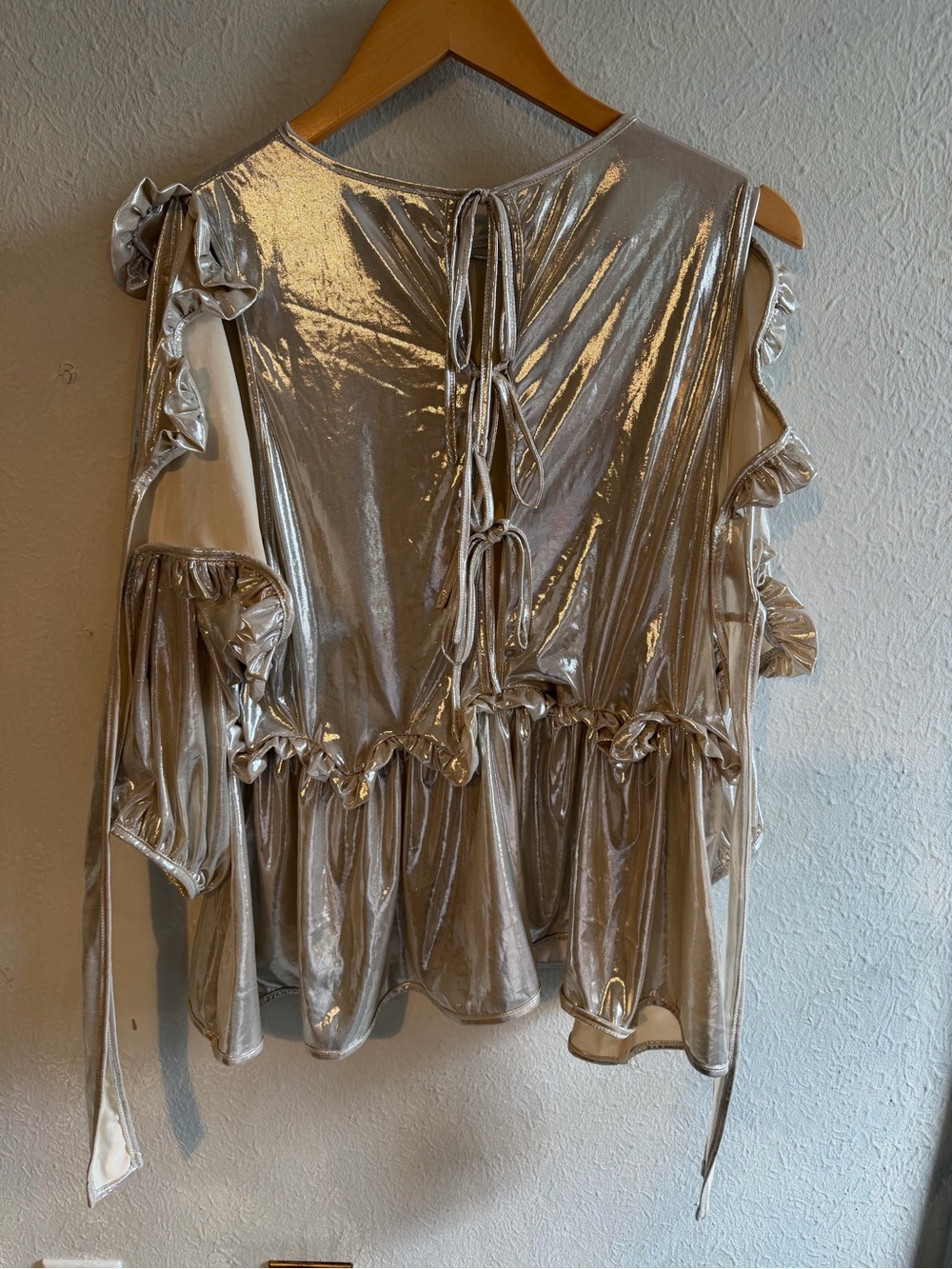 Metallic Champagne Ruffle-Back Blouse - Picture 5 of 6